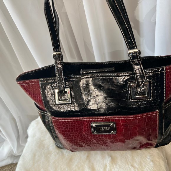 Nine West croc pattern Black and Red Tote Purse - Picture 5 of 9